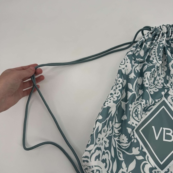 NWT Vera Bradley Paisly Print Drawstring Bag - Picture 6 of 7